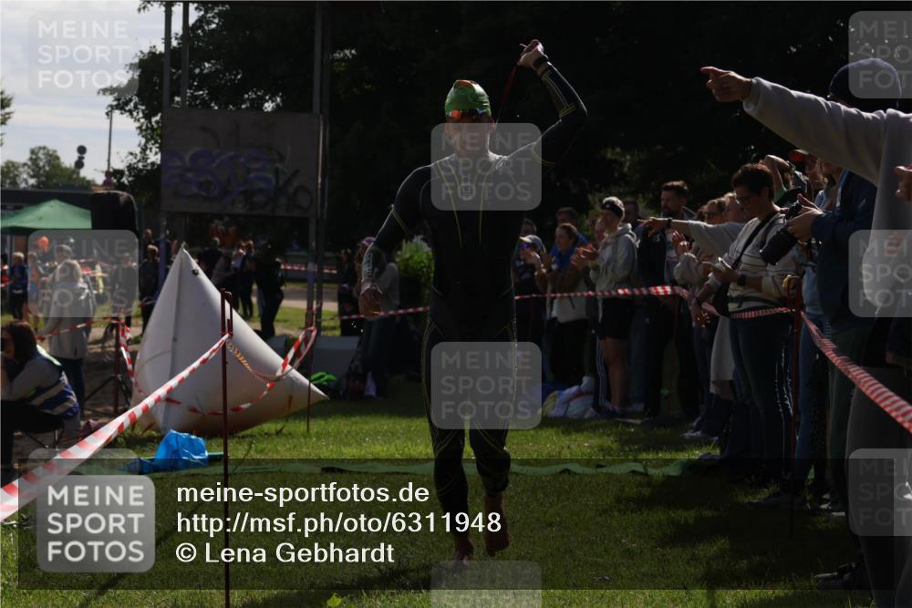 16.06.2024 - 26. Vierlanden-Triathlon Lena Gebhardt http://msf.ph/oto/6311948 16.06.2024 09:33:55 Schwimmen 73, 73 meine-sportfotos.de