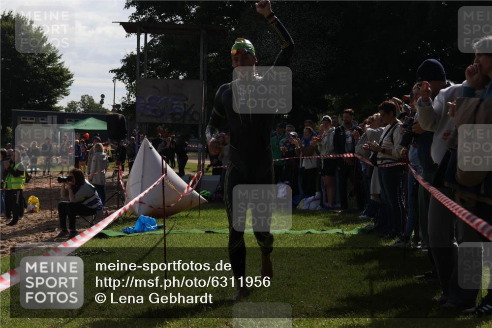 16.06.2024 - 26. Vierlanden-Triathlon Lena Gebhardt http://msf.ph/oto/6311956 16.06.2024 09:33:55 Schwimmen 73, 73 meine-sportfotos.de