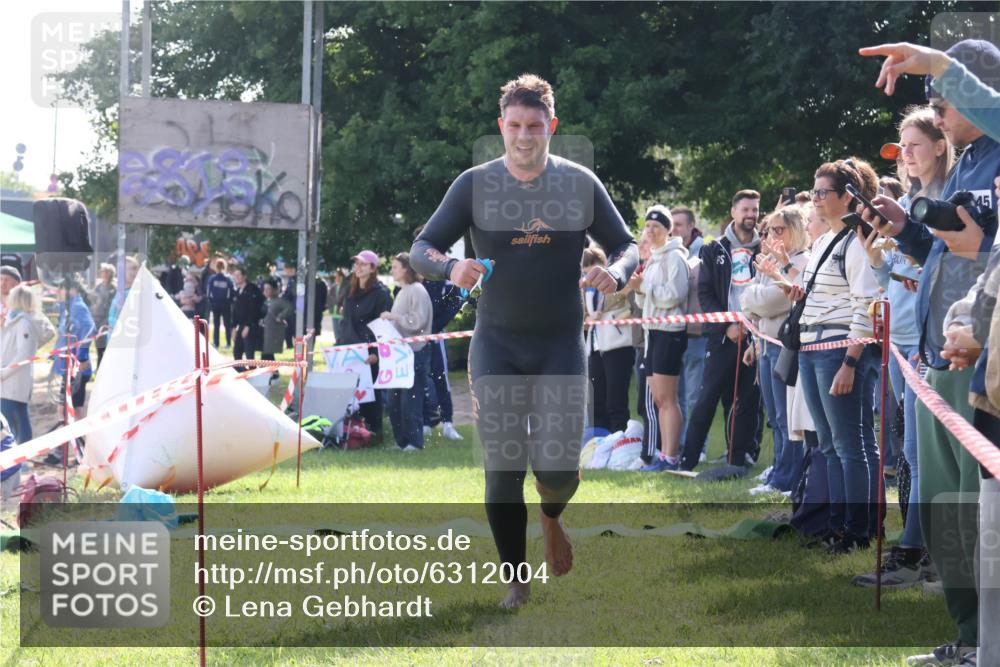 16.06.2024 - 26. Vierlanden-Triathlon Lena Gebhardt http://msf.ph/oto/6312004 16.06.2024 09:34:23 Schwimmen 35, 49, 68, 190, 35, 49, 68, 190 meine-sportfotos.de