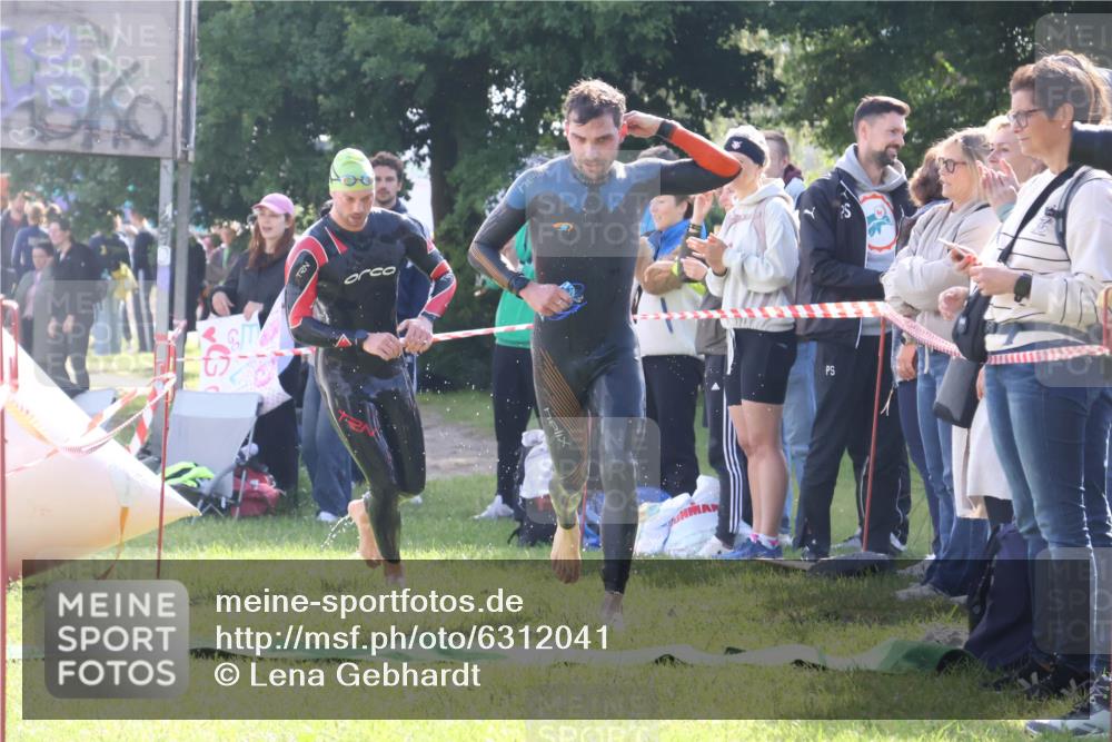 16.06.2024 - 26. Vierlanden-Triathlon Lena Gebhardt http://msf.ph/oto/6312041 16.06.2024 09:34:31 Schwimmen 14, 44, 49, 68, 76, 190, 14, 44, 49, 68, 76, 190 meine-sportfotos.de