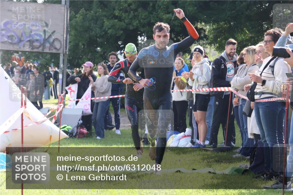 16.06.2024 - 26. Vierlanden-Triathlon Lena Gebhardt http://msf.ph/oto/6312048 16.06.2024 09:34:31 Schwimmen 14, 44, 49, 68, 76, 190, 14, 44, 49, 68, 76, 190 meine-sportfotos.de