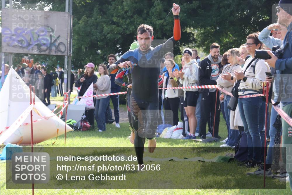 16.06.2024 - 26. Vierlanden-Triathlon Lena Gebhardt http://msf.ph/oto/6312056 16.06.2024 09:34:32 Schwimmen 14, 44, 49, 68, 76, 190, 14, 44, 49, 68, 76, 190 meine-sportfotos.de