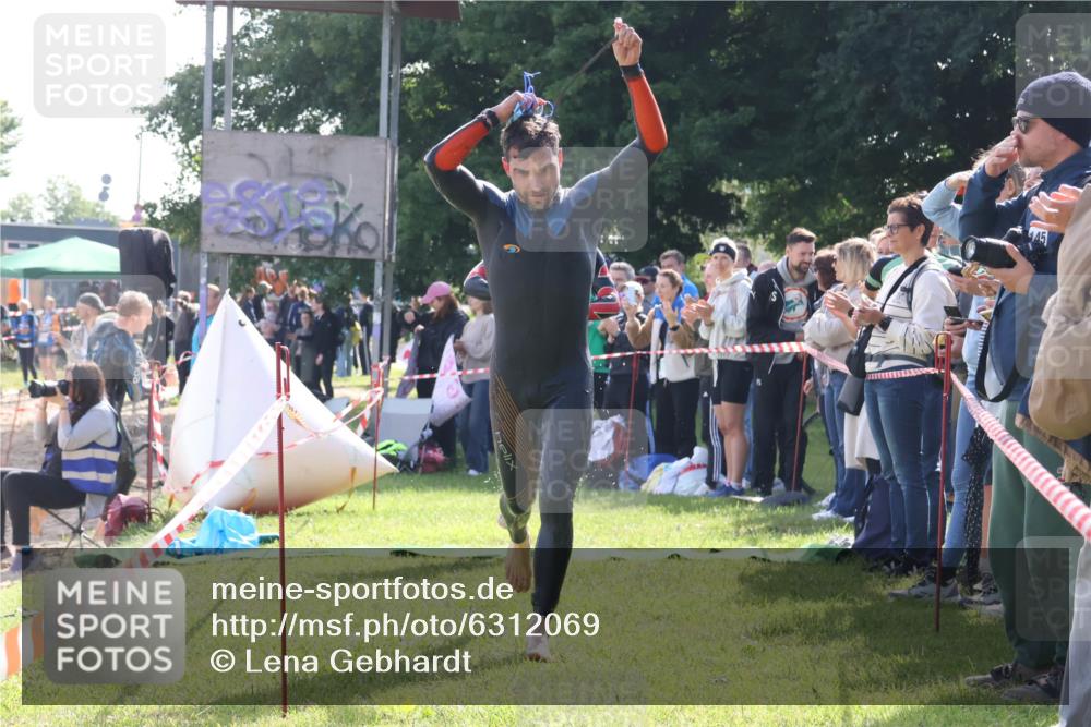 16.06.2024 - 26. Vierlanden-Triathlon Lena Gebhardt http://msf.ph/oto/6312069 16.06.2024 09:34:33 Schwimmen 14, 44, 49, 68, 76, 190, 14, 44, 49, 68, 76, 190 meine-sportfotos.de