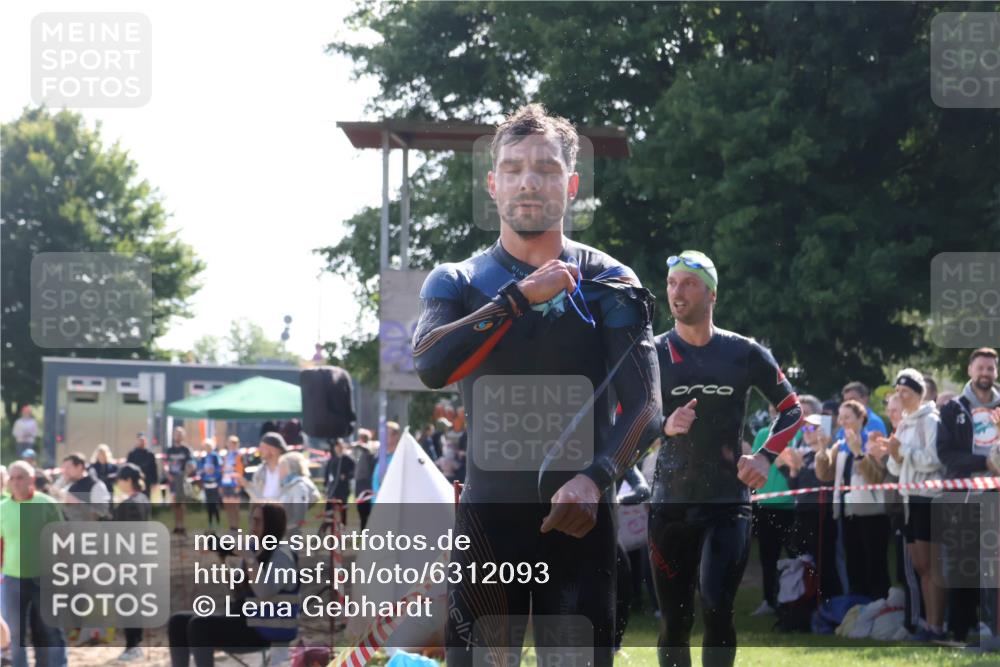 16.06.2024 - 26. Vierlanden-Triathlon Lena Gebhardt http://msf.ph/oto/6312093 16.06.2024 09:34:34 Schwimmen 14, 44, 49, 68, 76, 190, 14, 44, 49, 68, 76, 190 meine-sportfotos.de