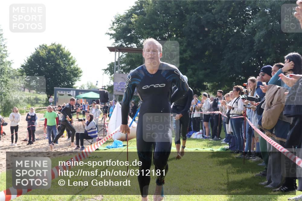 16.06.2024 - 26. Vierlanden-Triathlon Lena Gebhardt http://msf.ph/oto/6312181 16.06.2024 09:34:38 Schwimmen 14, 44, 49, 68, 76, 190, 14, 44, 49, 68, 76, 190 meine-sportfotos.de