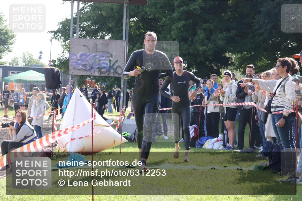 16.06.2024 - 26. Vierlanden-Triathlon Lena Gebhardt http://msf.ph/oto/6312253 16.06.2024 09:34:42 Schwimmen 14, 44, 68, 76, 14, 44, 68, 76 meine-sportfotos.de