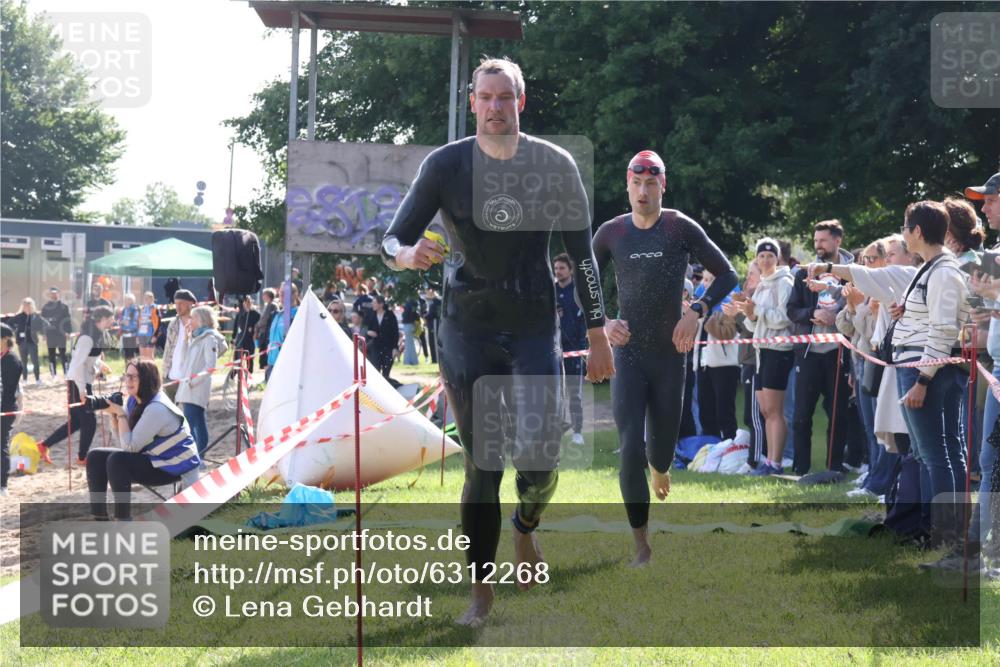 16.06.2024 - 26. Vierlanden-Triathlon Lena Gebhardt http://msf.ph/oto/6312268 16.06.2024 09:34:43 Schwimmen 14, 44, 76, 14, 44, 76 meine-sportfotos.de