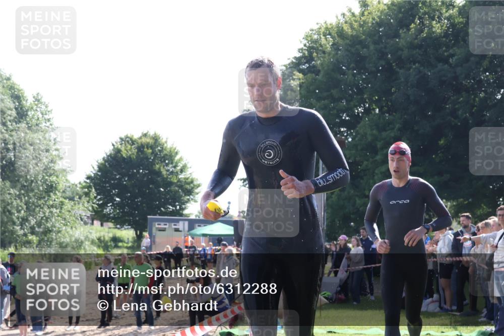 16.06.2024 - 26. Vierlanden-Triathlon Lena Gebhardt http://msf.ph/oto/6312288 16.06.2024 09:34:45 Schwimmen 14, 76, 14, 76 meine-sportfotos.de