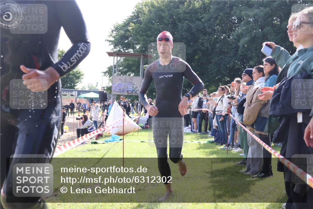 16.06.2024 - 26. Vierlanden-Triathlon Lena Gebhardt http://msf.ph/oto/6312302 16.06.2024 09:34:46 Schwimmen 14, 76, 14, 76 meine-sportfotos.de
