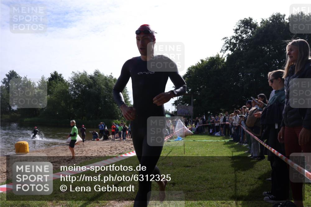 16.06.2024 - 26. Vierlanden-Triathlon Lena Gebhardt http://msf.ph/oto/6312325 16.06.2024 09:34:46 Schwimmen 14, 76, 14, 76 meine-sportfotos.de