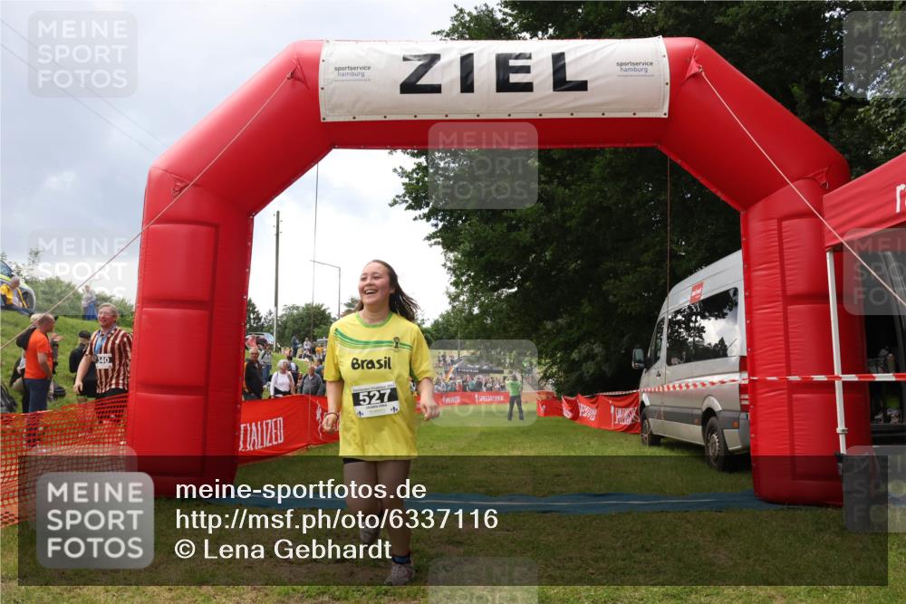 16.06.2024 - 26. Vierlanden-Triathlon Lena Gebhardt http://msf.ph/oto/6337116 16.06.2024 13:05:00 Ziel 527 meine-sportfotos.de