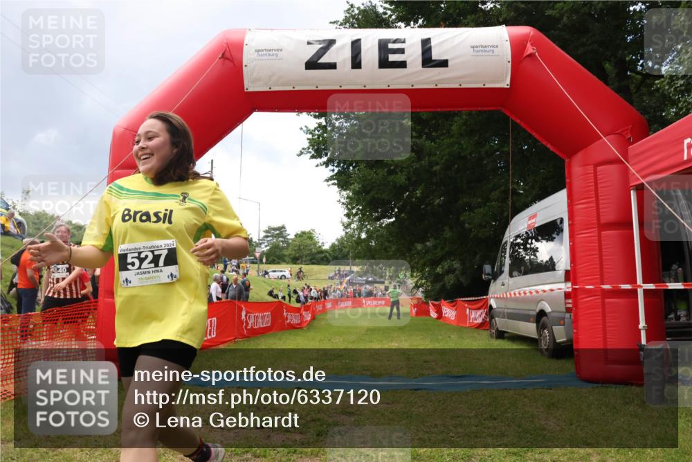 16.06.2024 - 26. Vierlanden-Triathlon Lena Gebhardt http://msf.ph/oto/6337120 16.06.2024 13:05:00 Ziel 527 meine-sportfotos.de