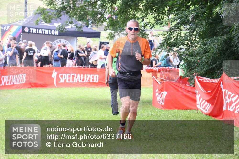 16.06.2024 - 26. Vierlanden-Triathlon Lena Gebhardt http://msf.ph/oto/6337166 16.06.2024 13:07:01 Ziel  meine-sportfotos.de