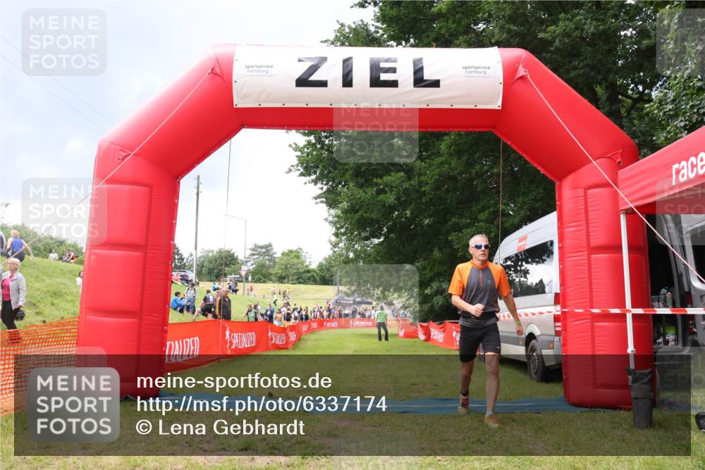 16.06.2024 - 26. Vierlanden-Triathlon Lena Gebhardt http://msf.ph/oto/6337174 16.06.2024 13:07:06 Ziel  meine-sportfotos.de