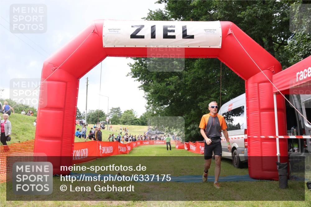 16.06.2024 - 26. Vierlanden-Triathlon Lena Gebhardt http://msf.ph/oto/6337175 16.06.2024 13:07:06 Ziel  meine-sportfotos.de