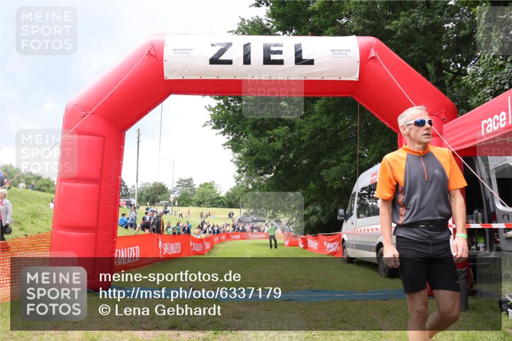 16.06.2024 - 26. Vierlanden-Triathlon Lena Gebhardt http://msf.ph/oto/6337179 16.06.2024 13:07:08 Ziel  meine-sportfotos.de