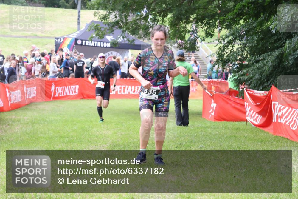16.06.2024 - 26. Vierlanden-Triathlon Lena Gebhardt http://msf.ph/oto/6337182 16.06.2024 13:08:05 Ziel 107, 535 meine-sportfotos.de