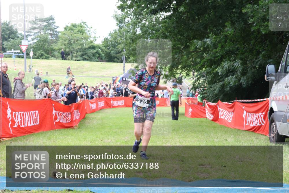 16.06.2024 - 26. Vierlanden-Triathlon Lena Gebhardt http://msf.ph/oto/6337188 16.06.2024 13:08:07 Ziel 107, 535 meine-sportfotos.de
