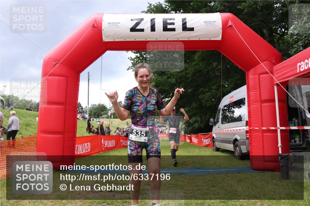 16.06.2024 - 26. Vierlanden-Triathlon Lena Gebhardt http://msf.ph/oto/6337196 16.06.2024 13:08:10 Ziel 107, 535 meine-sportfotos.de