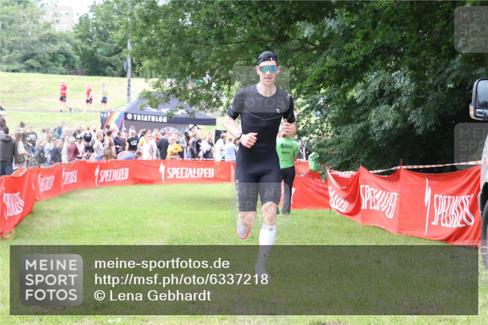 16.06.2024 - 26. Vierlanden-Triathlon Lena Gebhardt http://msf.ph/oto/6337218 16.06.2024 13:08:57 Ziel 62 meine-sportfotos.de