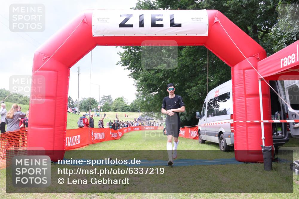 16.06.2024 - 26. Vierlanden-Triathlon Lena Gebhardt http://msf.ph/oto/6337219 16.06.2024 13:08:59 Ziel 62 meine-sportfotos.de