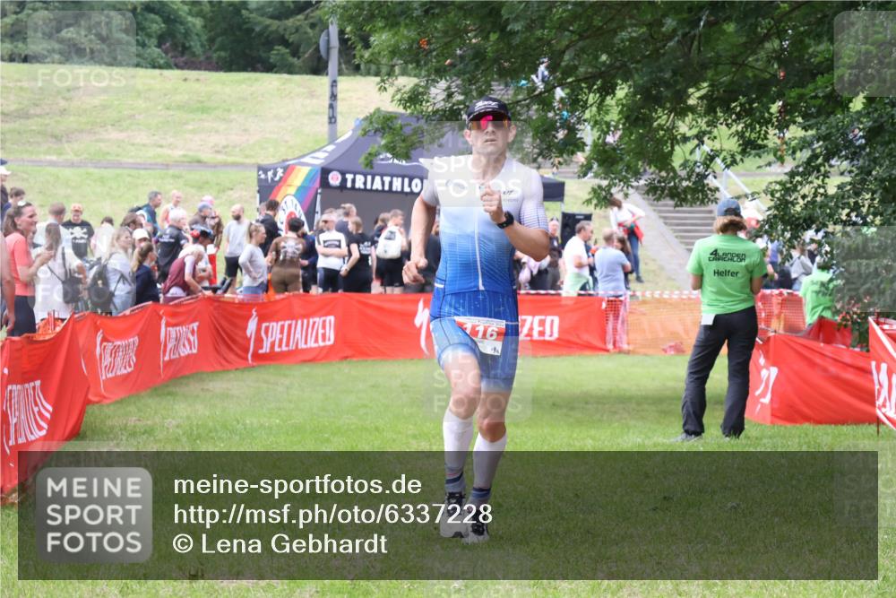 16.06.2024 - 26. Vierlanden-Triathlon Lena Gebhardt http://msf.ph/oto/6337228 16.06.2024 13:09:43 Ziel 116 meine-sportfotos.de