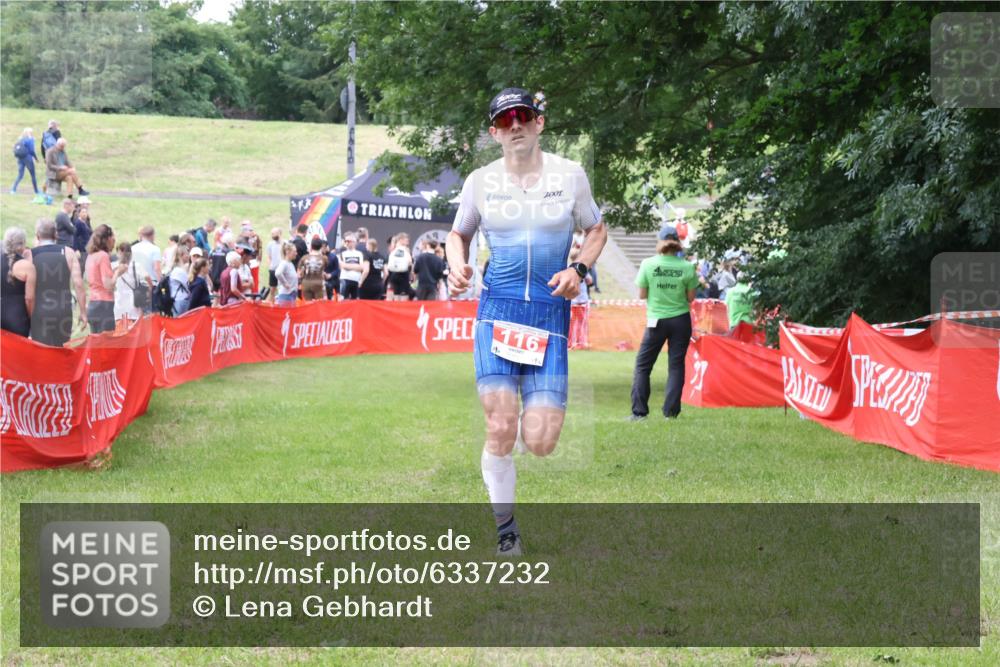 16.06.2024 - 26. Vierlanden-Triathlon Lena Gebhardt http://msf.ph/oto/6337232 16.06.2024 13:09:43 Ziel 116 meine-sportfotos.de