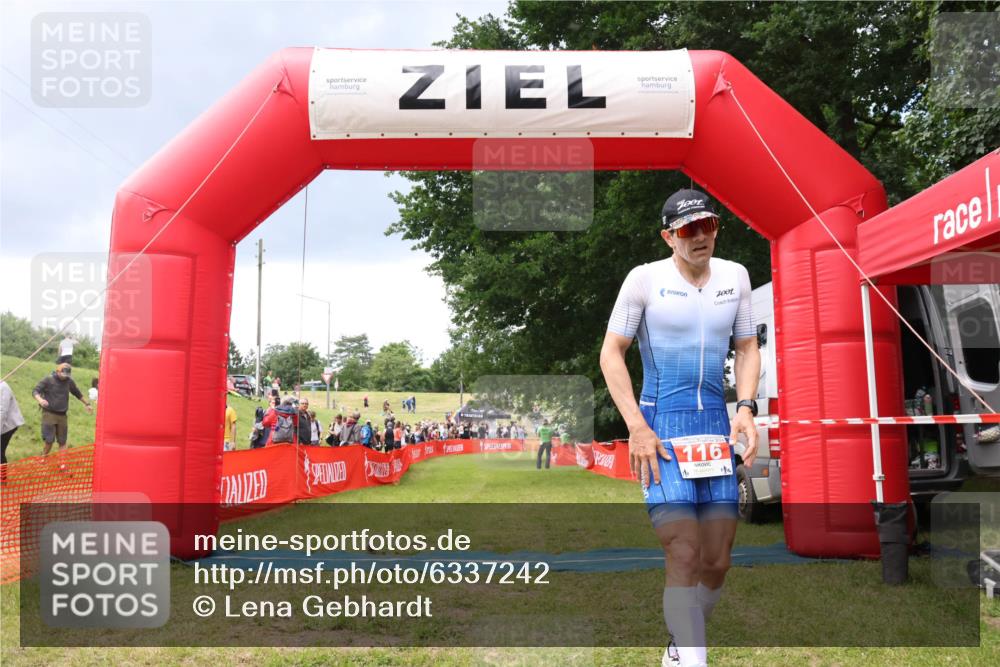 16.06.2024 - 26. Vierlanden-Triathlon Lena Gebhardt http://msf.ph/oto/6337242 16.06.2024 13:09:46 Ziel 116 meine-sportfotos.de