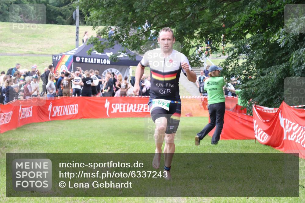 16.06.2024 - 26. Vierlanden-Triathlon Lena Gebhardt http://msf.ph/oto/6337243 16.06.2024 13:10:32 Ziel 852 meine-sportfotos.de