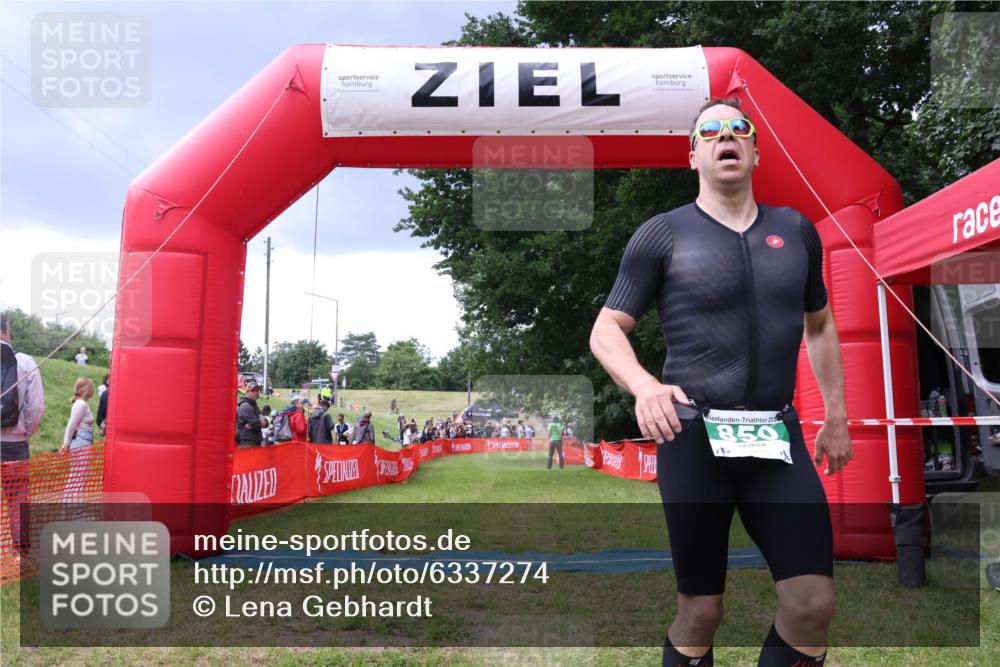 16.06.2024 - 26. Vierlanden-Triathlon Lena Gebhardt http://msf.ph/oto/6337274 16.06.2024 13:11:30 Ziel 850 meine-sportfotos.de