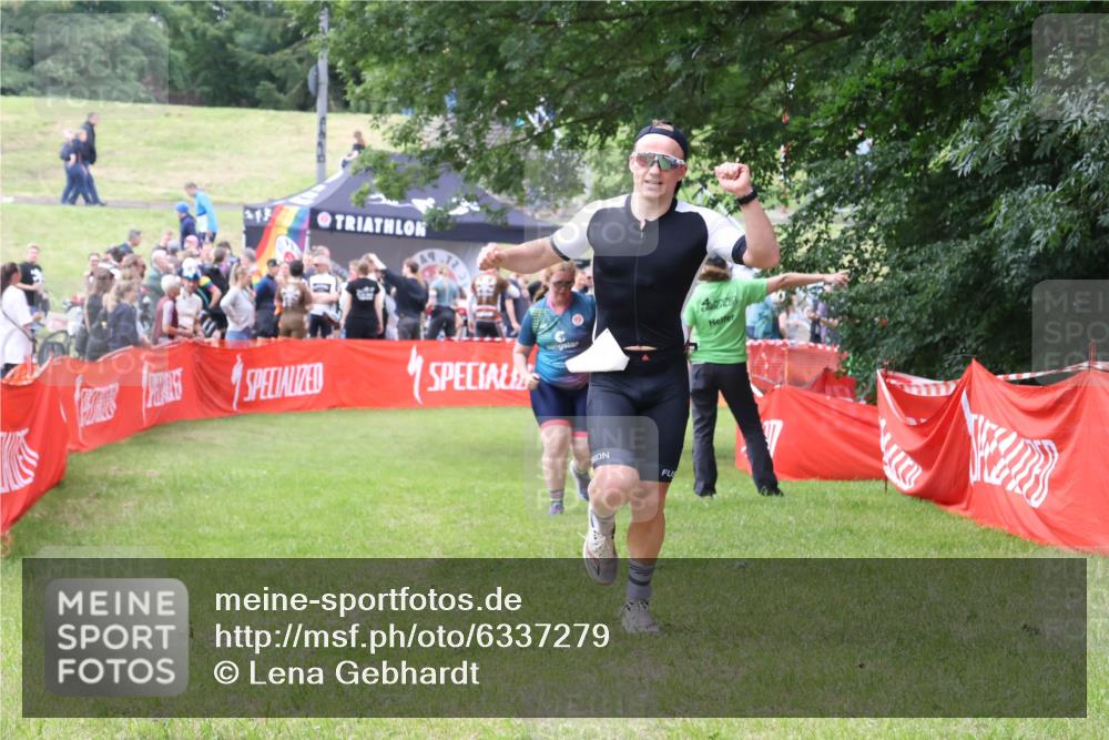 16.06.2024 - 26. Vierlanden-Triathlon Lena Gebhardt http://msf.ph/oto/6337279 16.06.2024 13:11:47 Ziel 68, 574 meine-sportfotos.de
