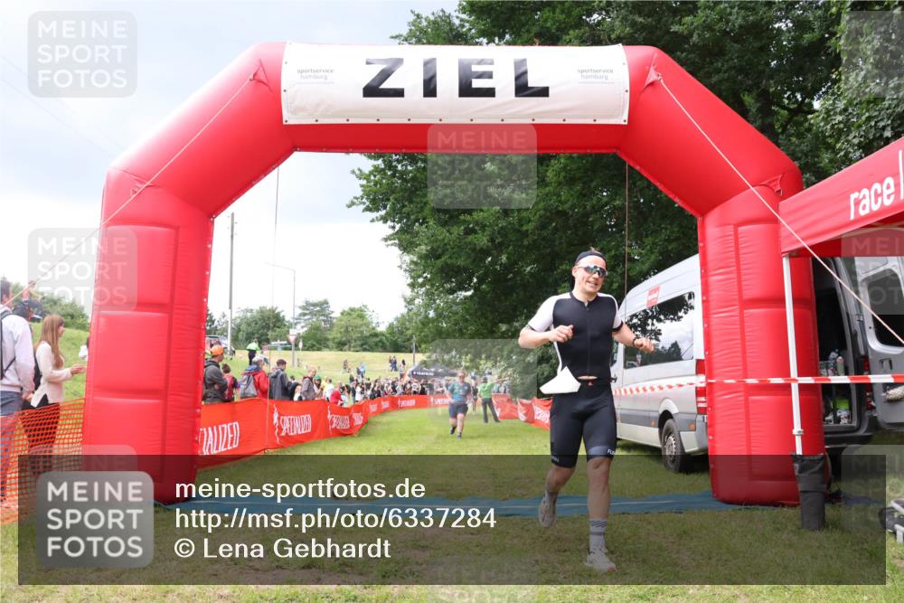 16.06.2024 - 26. Vierlanden-Triathlon Lena Gebhardt http://msf.ph/oto/6337284 16.06.2024 13:11:49 Ziel 68, 574 meine-sportfotos.de