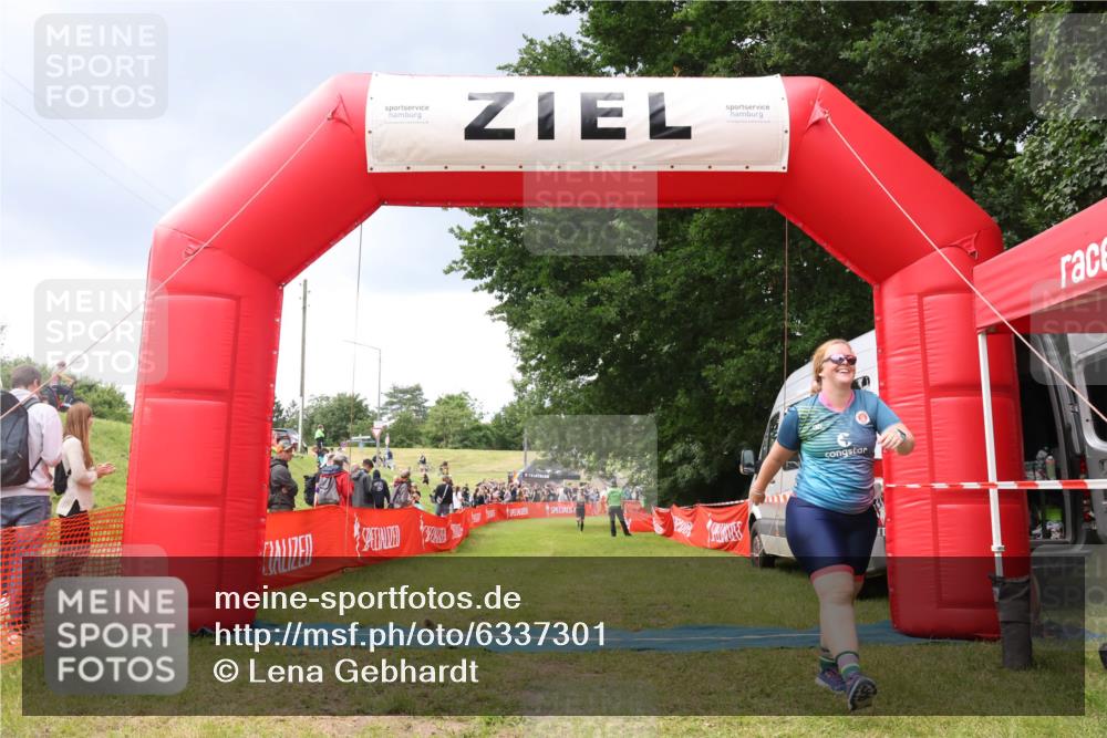 16.06.2024 - 26. Vierlanden-Triathlon Lena Gebhardt http://msf.ph/oto/6337301 16.06.2024 13:11:56 Ziel 105, 574 meine-sportfotos.de