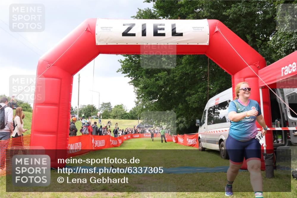 16.06.2024 - 26. Vierlanden-Triathlon Lena Gebhardt http://msf.ph/oto/6337305 16.06.2024 13:11:56 Ziel 105, 574 meine-sportfotos.de
