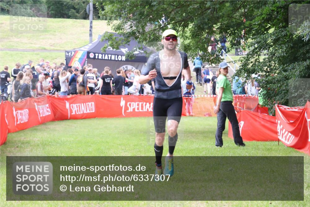 16.06.2024 - 26. Vierlanden-Triathlon Lena Gebhardt http://msf.ph/oto/6337307 16.06.2024 13:12:00 Ziel 105 meine-sportfotos.de