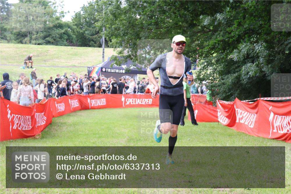 16.06.2024 - 26. Vierlanden-Triathlon Lena Gebhardt http://msf.ph/oto/6337313 16.06.2024 13:12:01 Ziel 105 meine-sportfotos.de