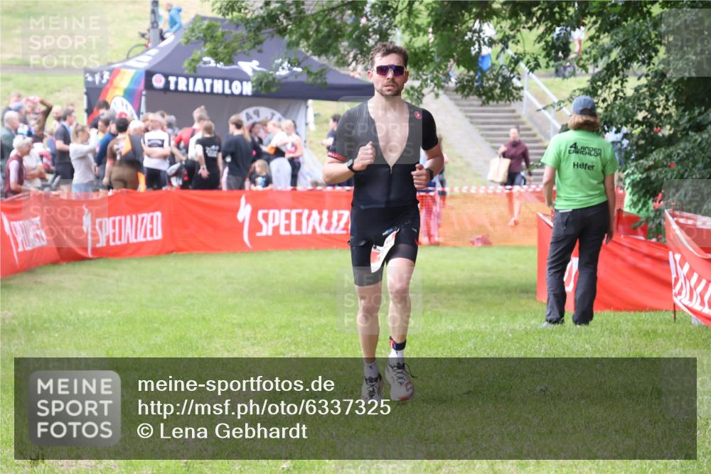 16.06.2024 - 26. Vierlanden-Triathlon Lena Gebhardt http://msf.ph/oto/6337325 16.06.2024 13:12:12 Ziel 190 meine-sportfotos.de
