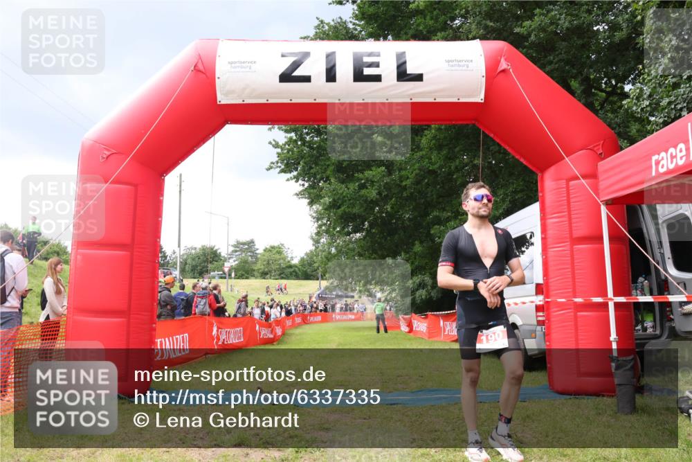 16.06.2024 - 26. Vierlanden-Triathlon Lena Gebhardt http://msf.ph/oto/6337335 16.06.2024 13:12:17 Ziel 190 meine-sportfotos.de