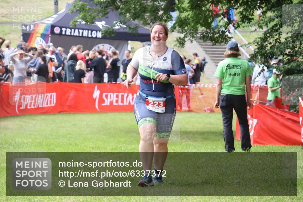 16.06.2024 - 26. Vierlanden-Triathlon Lena Gebhardt http://msf.ph/oto/6337372 16.06.2024 13:13:41 Ziel 223 meine-sportfotos.de