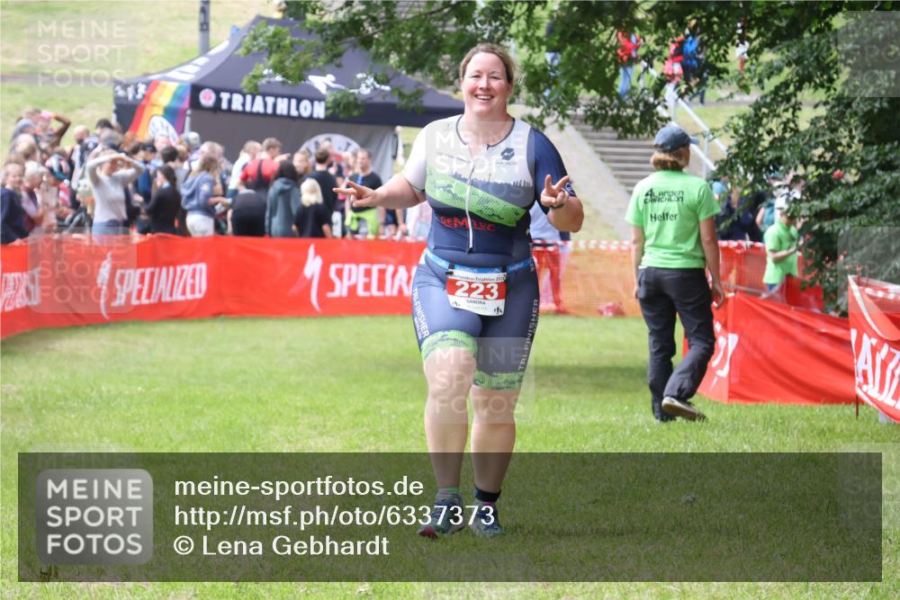 16.06.2024 - 26. Vierlanden-Triathlon Lena Gebhardt http://msf.ph/oto/6337373 16.06.2024 13:13:42 Ziel 223 meine-sportfotos.de