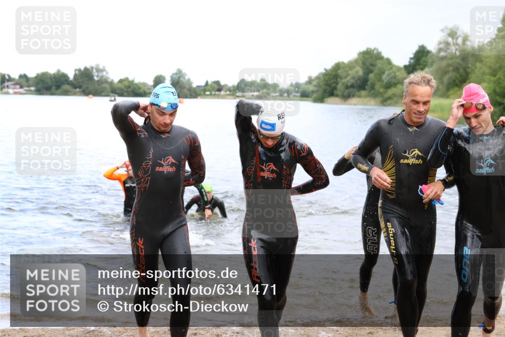 16.06.2024 - 26. Vierlanden-Triathlon Strokosch-Dieckow http://msf.ph/oto/6341471 16.06.2024 13:10:37 Schwimmen  meine-sportfotos.de