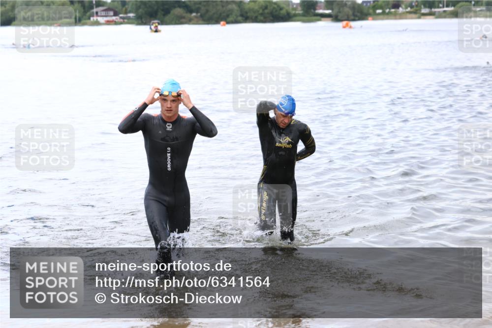 16.06.2024 - 26. Vierlanden-Triathlon Strokosch-Dieckow http://msf.ph/oto/6341564 16.06.2024 13:04:30 Schwimmen  meine-sportfotos.de
