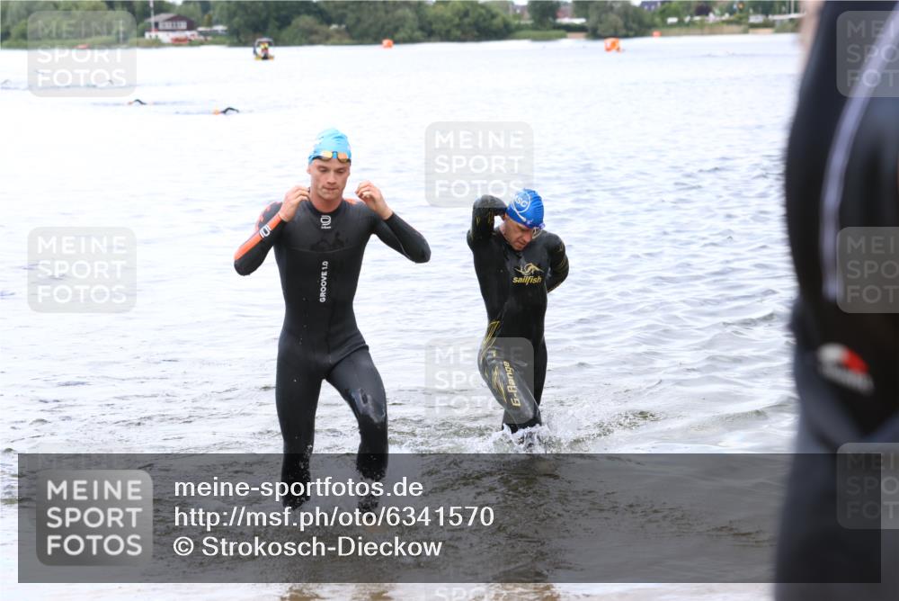16.06.2024 - 26. Vierlanden-Triathlon Strokosch-Dieckow http://msf.ph/oto/6341570 16.06.2024 13:04:31 Schwimmen  meine-sportfotos.de