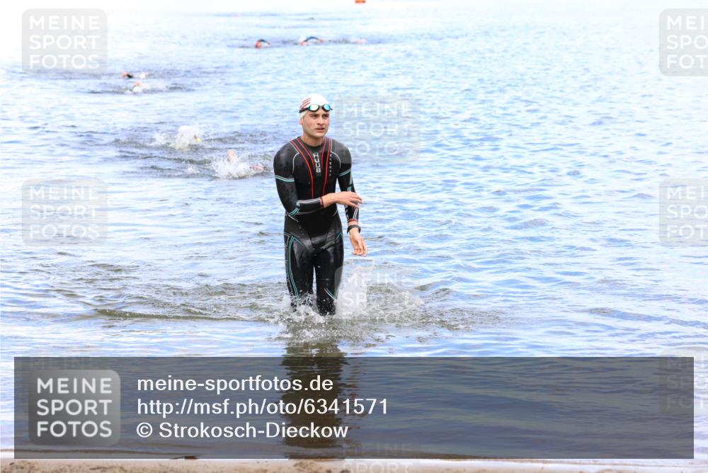 16.06.2024 - 26. Vierlanden-Triathlon Strokosch-Dieckow http://msf.ph/oto/6341571 16.06.2024 13:12:30 Schwimmen  meine-sportfotos.de