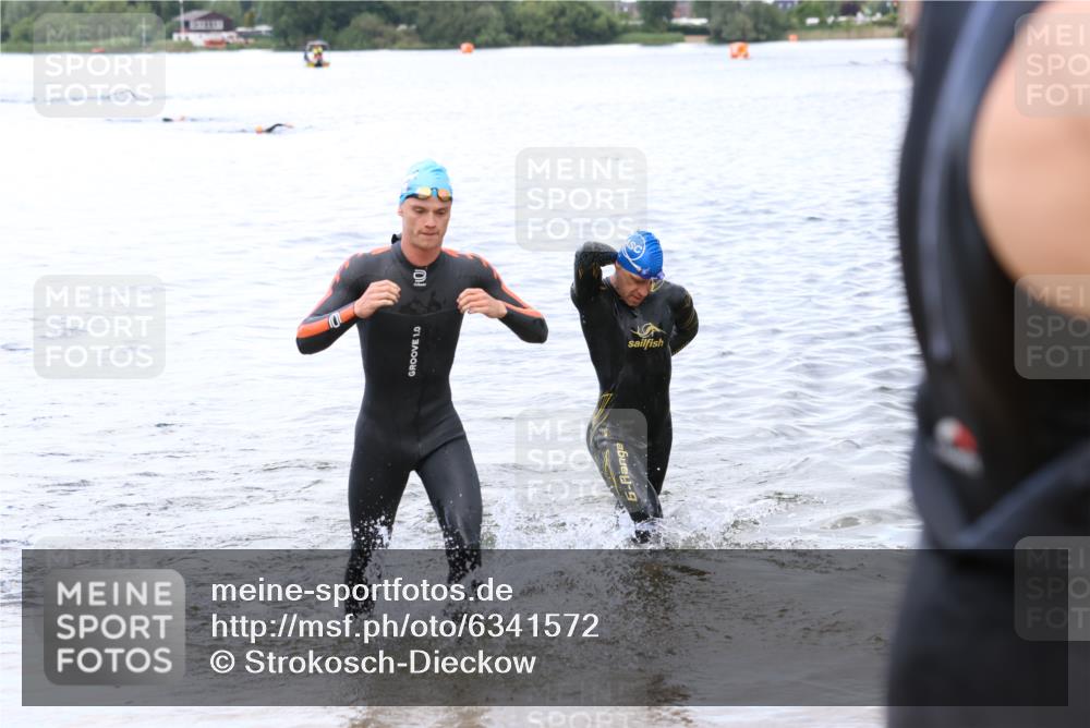 16.06.2024 - 26. Vierlanden-Triathlon Strokosch-Dieckow http://msf.ph/oto/6341572 16.06.2024 13:04:31 Schwimmen  meine-sportfotos.de