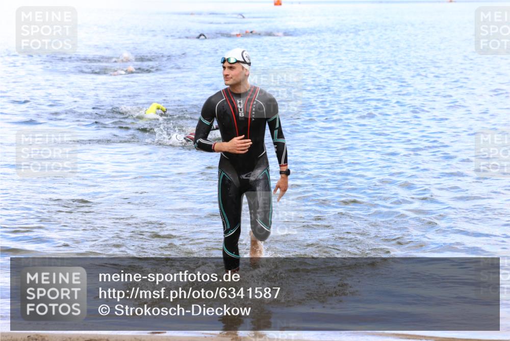 16.06.2024 - 26. Vierlanden-Triathlon Strokosch-Dieckow http://msf.ph/oto/6341587 16.06.2024 13:12:32 Schwimmen  meine-sportfotos.de