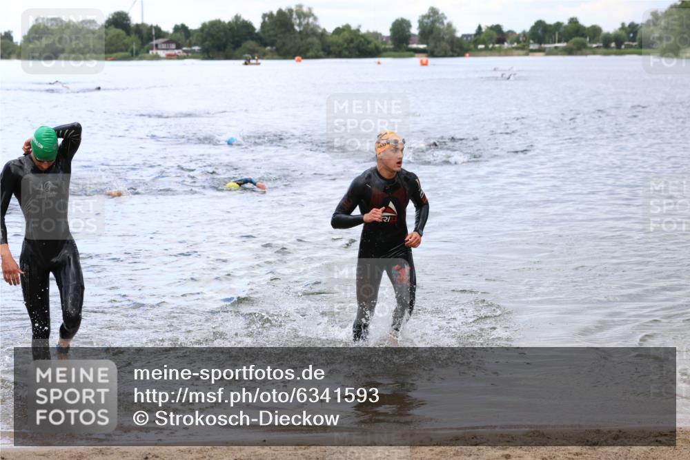 16.06.2024 - 26. Vierlanden-Triathlon Strokosch-Dieckow http://msf.ph/oto/6341593 16.06.2024 13:05:41 Schwimmen  meine-sportfotos.de