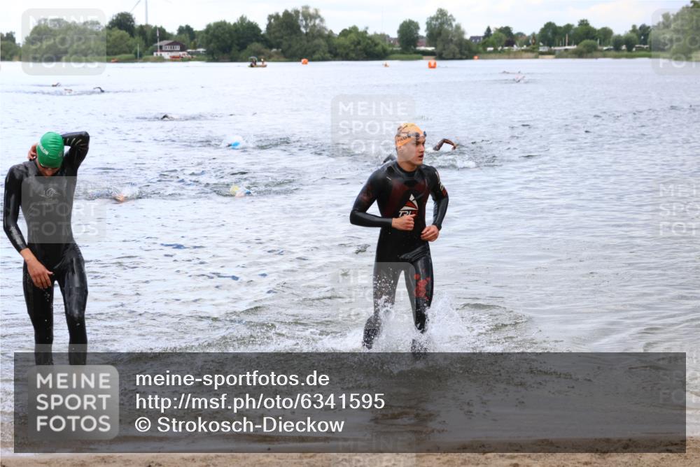 16.06.2024 - 26. Vierlanden-Triathlon Strokosch-Dieckow http://msf.ph/oto/6341595 16.06.2024 13:05:41 Schwimmen  meine-sportfotos.de