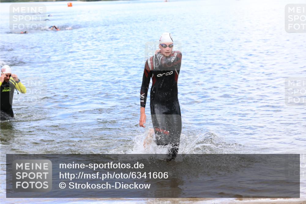 16.06.2024 - 26. Vierlanden-Triathlon Strokosch-Dieckow http://msf.ph/oto/6341606 16.06.2024 13:12:41 Schwimmen  meine-sportfotos.de