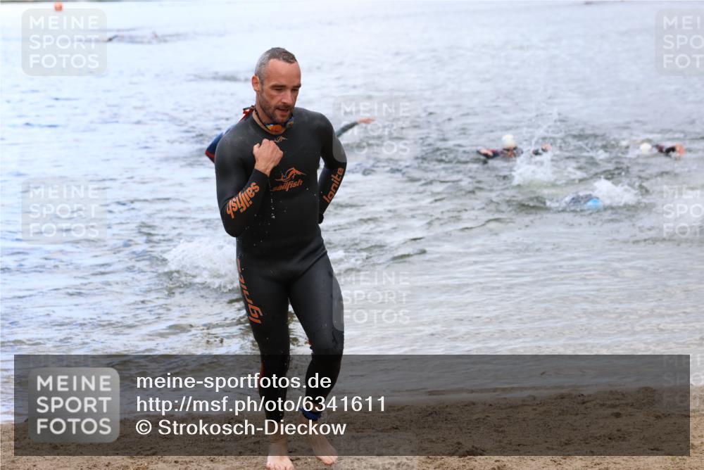 16.06.2024 - 26. Vierlanden-Triathlon Strokosch-Dieckow http://msf.ph/oto/6341611 16.06.2024 13:05:53 Schwimmen  meine-sportfotos.de